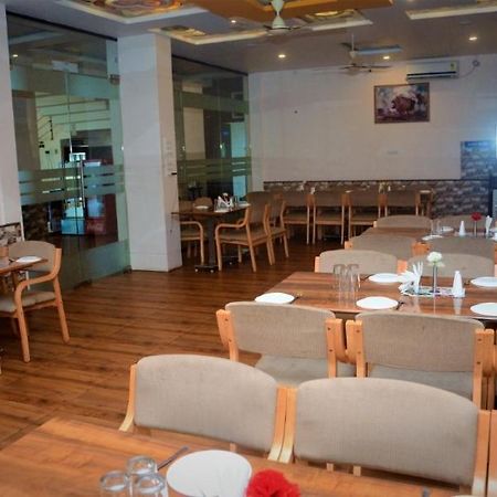 Hotel Swamiraj Indāpur Zewnętrze zdjęcie