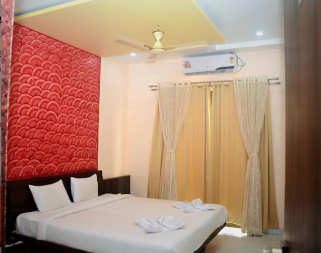 Hotel Swamiraj Indāpur Zewnętrze zdjęcie
