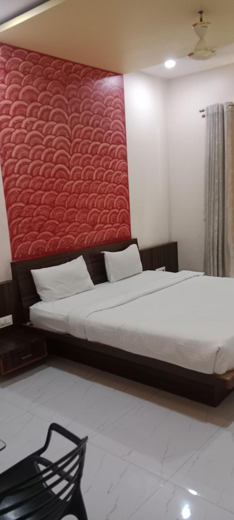 Hotel Swamiraj Indāpur Zewnętrze zdjęcie